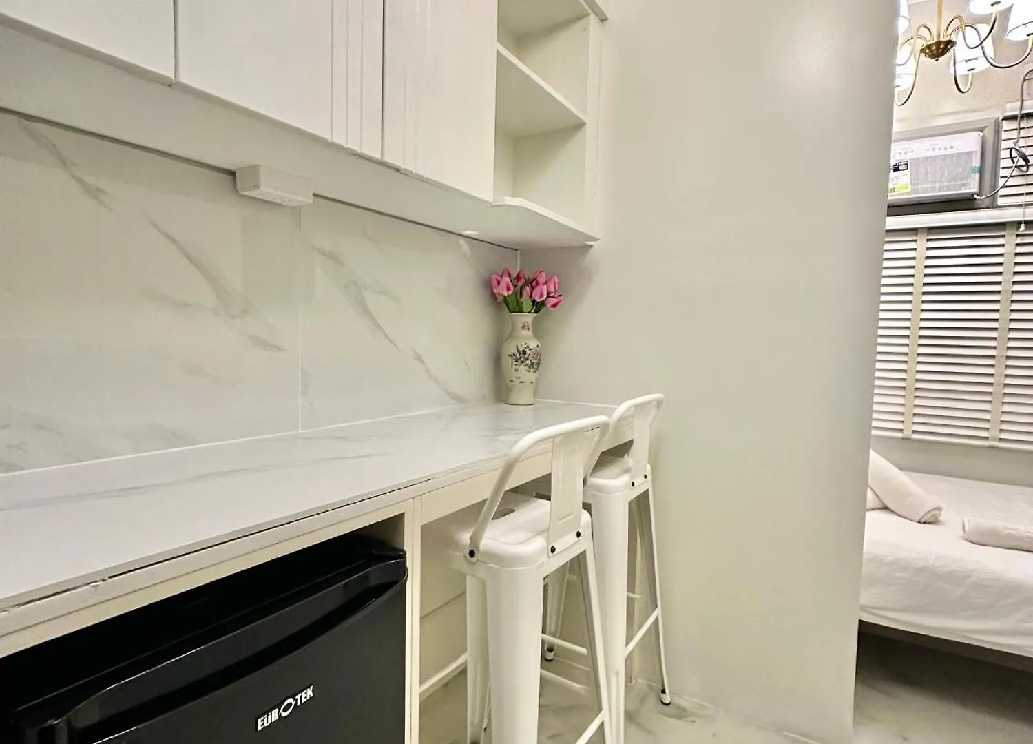 Aparthotel Studio Two Condominium, Alabang Northgate Cyberzone, Gray-Fiber Wi-Fi Netflix Ready Manila
